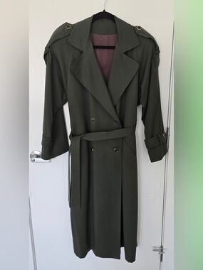Vintage Mallia Pure 100% Virgin Wool Trench Coat | Made in Canada | Size 6